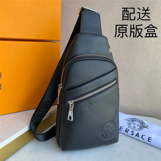 Versace Noir Argent Cuir à grain texturé Embossé Logo Médusa Sac Messager 3