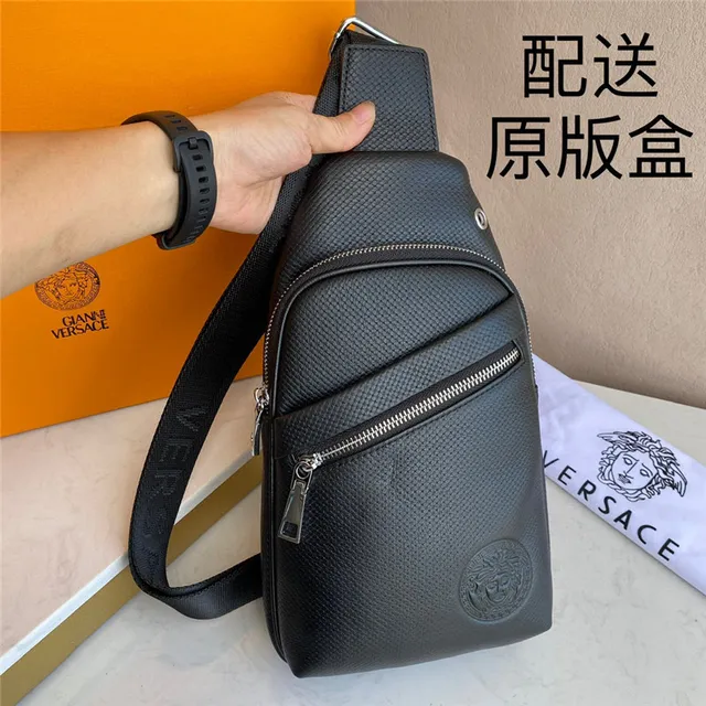 Versace Noir Argent Cuir à grain texturé Embossé Logo Médusa Sac Messager 6