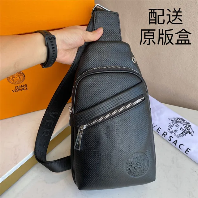 Versace Noir Argent Cuir à grain texturé Embossé Logo Médusa Sac Messager 8
