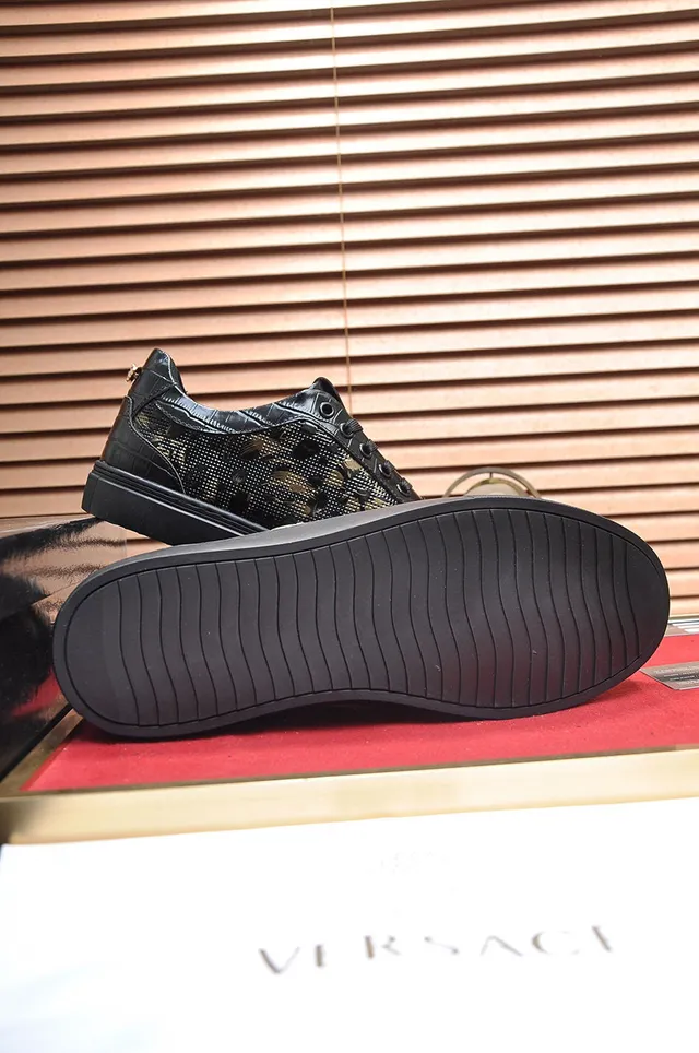 Versace Chain Reaction 黑色鳄鱼压纹 Gold Medusa 生活方式运动鞋 4