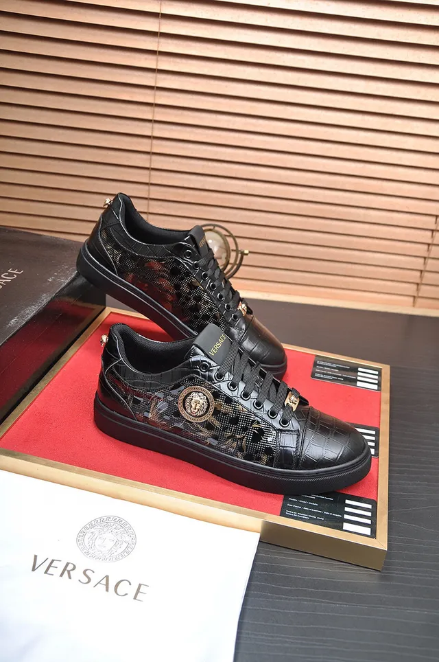 Versace Chain Reaction 黑色鳄鱼压纹 Gold Medusa 生活方式运动鞋 5