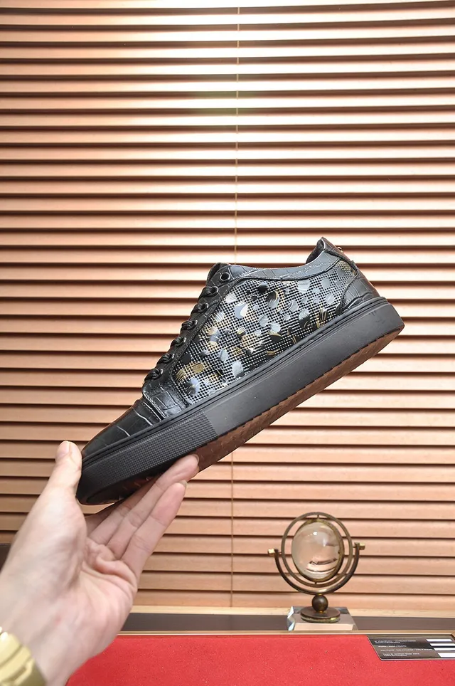 Versace Chain Reaction 黑色鳄鱼压纹 Gold Medusa 生活方式运动鞋 6