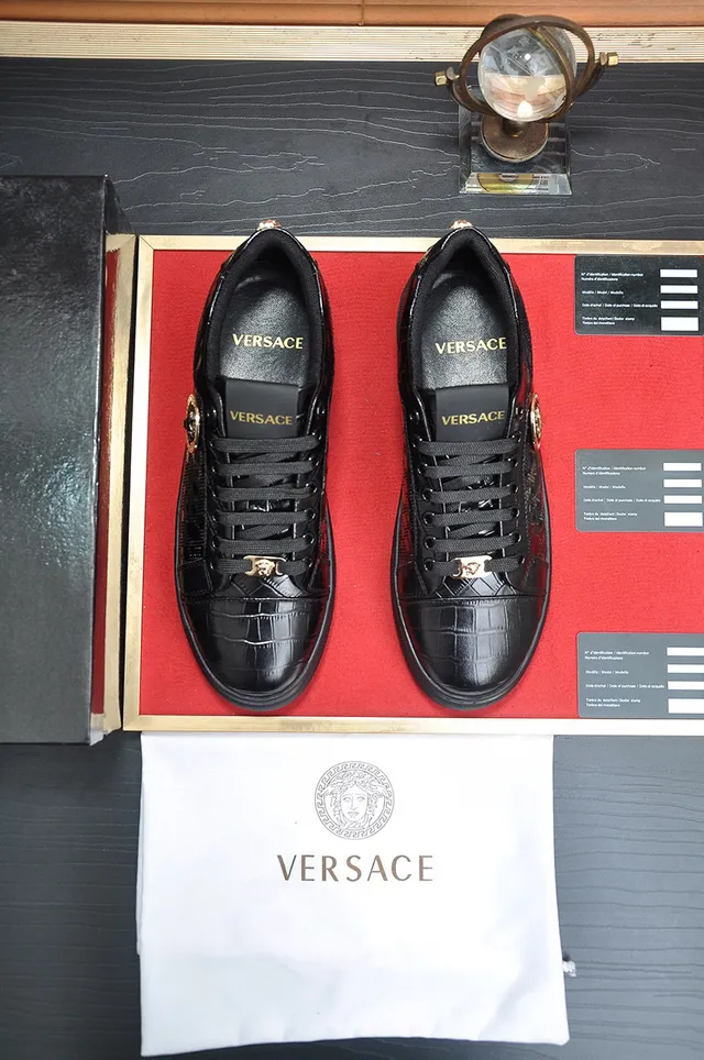 Versace Chain Reaction 黑色鳄鱼压纹 Gold Medusa 生活方式运动鞋 9
