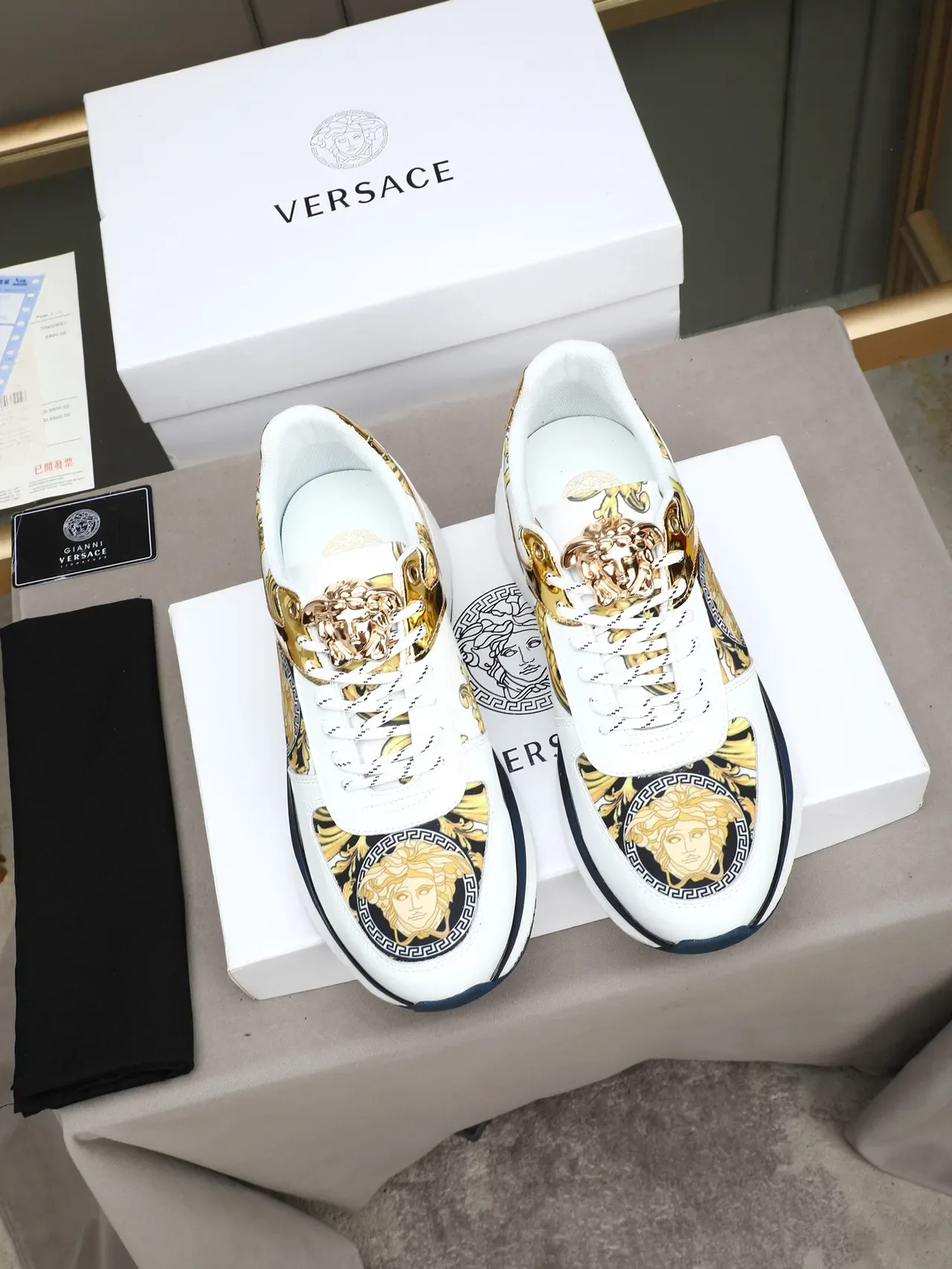 Versace Chain Reaction Medusa طباعة ذهبي أبيض بحري أسلوب حياة سنيكرز 3