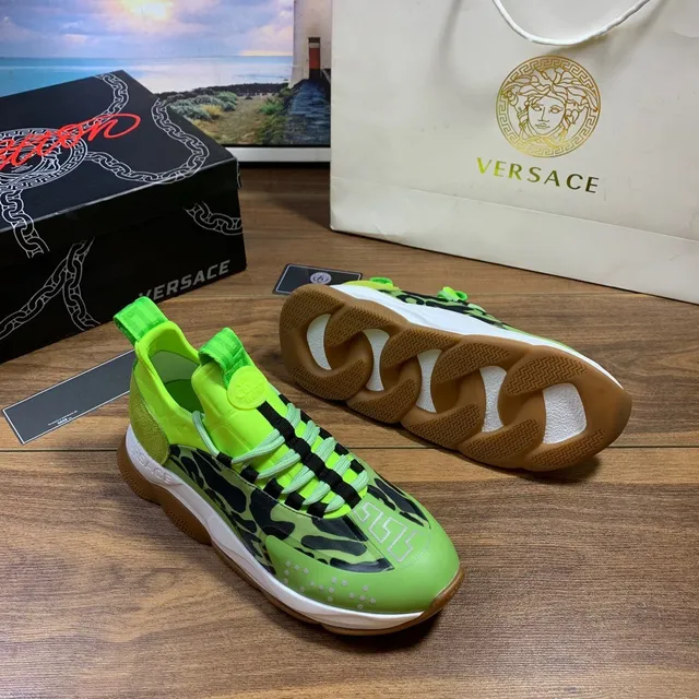 Versace Chain Reaction Zapatos chunky con estampado animal en color verde neón 6