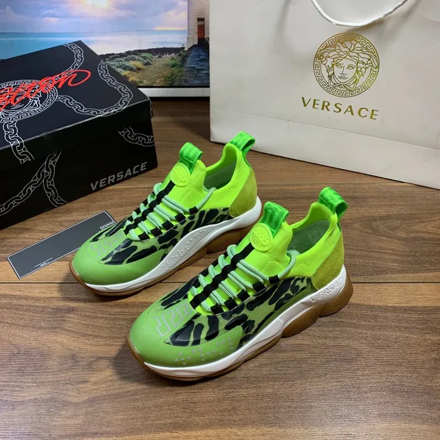 Versace Chain Reaction Zapatos chunky con estampado animal en color verde neón 8