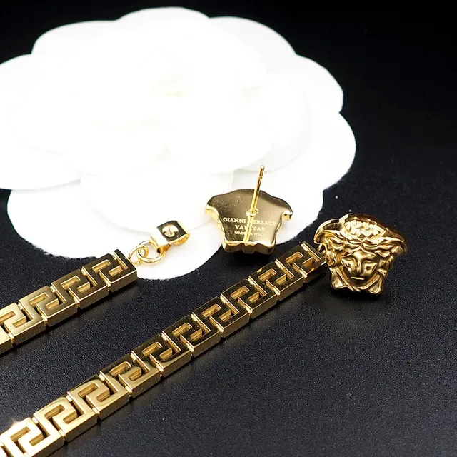Versace Greca Cabeza de Medusa Pendientes de Gota con Llave Griega en Tono Dorado 6