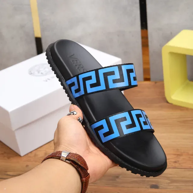 Versace Greca Odissea नीले और काले स्लाइड स्लिपर्स 9