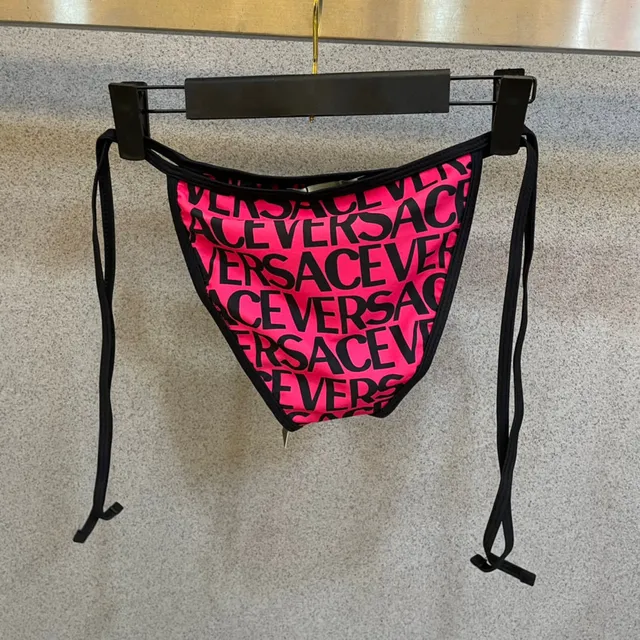 Versace Logo-Print 粉色黑色三角形泳装上衣 3