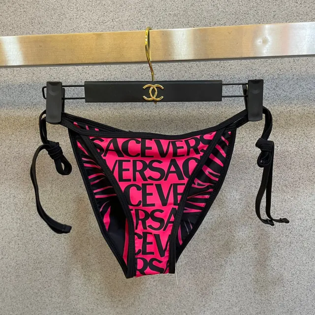Versace Logo-Print 粉色黑色三角形泳装上衣 6