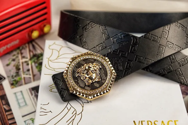 Versace Medusa Belt Cinto preto dourado-tono cristal relevado couro 4