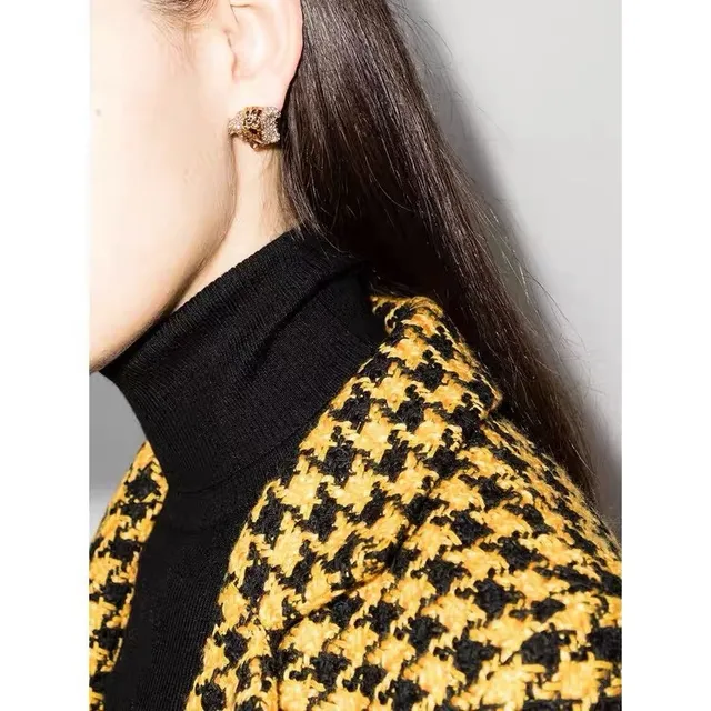 Versace Medusa نقشة الرأس الذهبية السوداء تفاصيل كريستال-بافيه أقراط 3