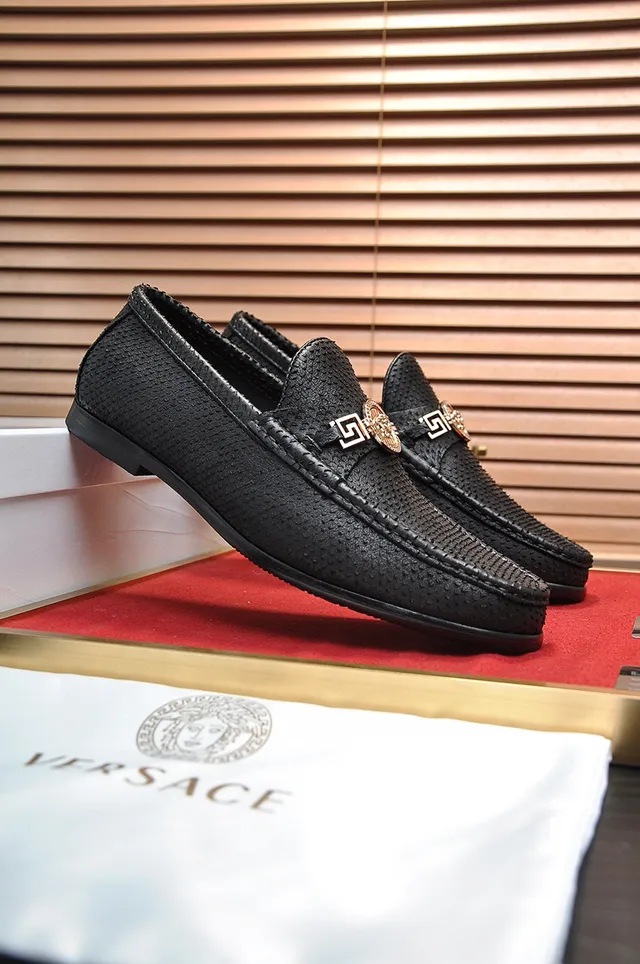 Versace Odissea Noir Doré Cuir Texturé Medusa-Greca Medallion métallique Loafer 8