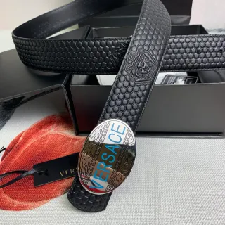 Versace Odissea 黑色六角压纹皮带