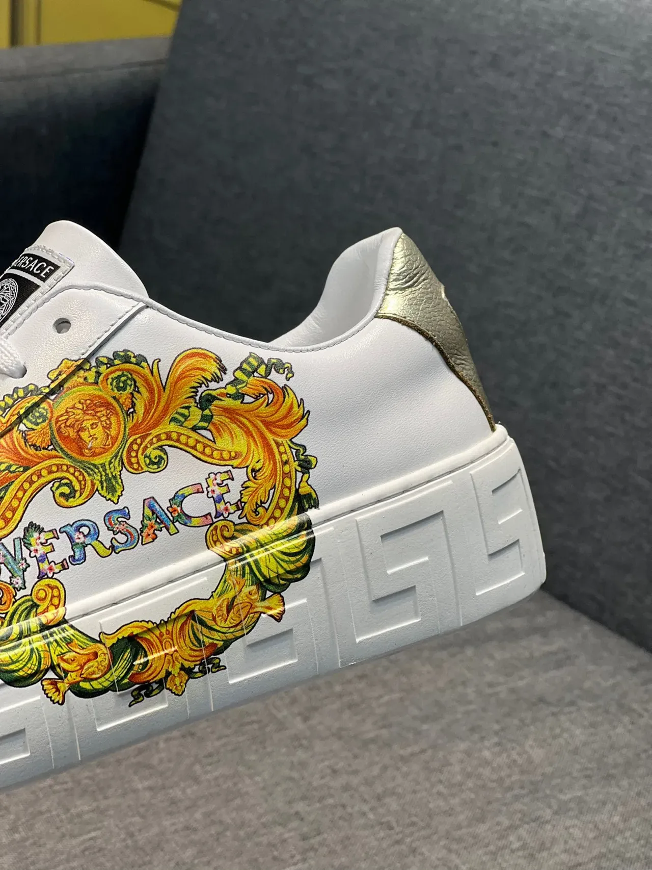 Versace White Gold Chaussures Lifestyle Basses à Semelle Plateforme 2