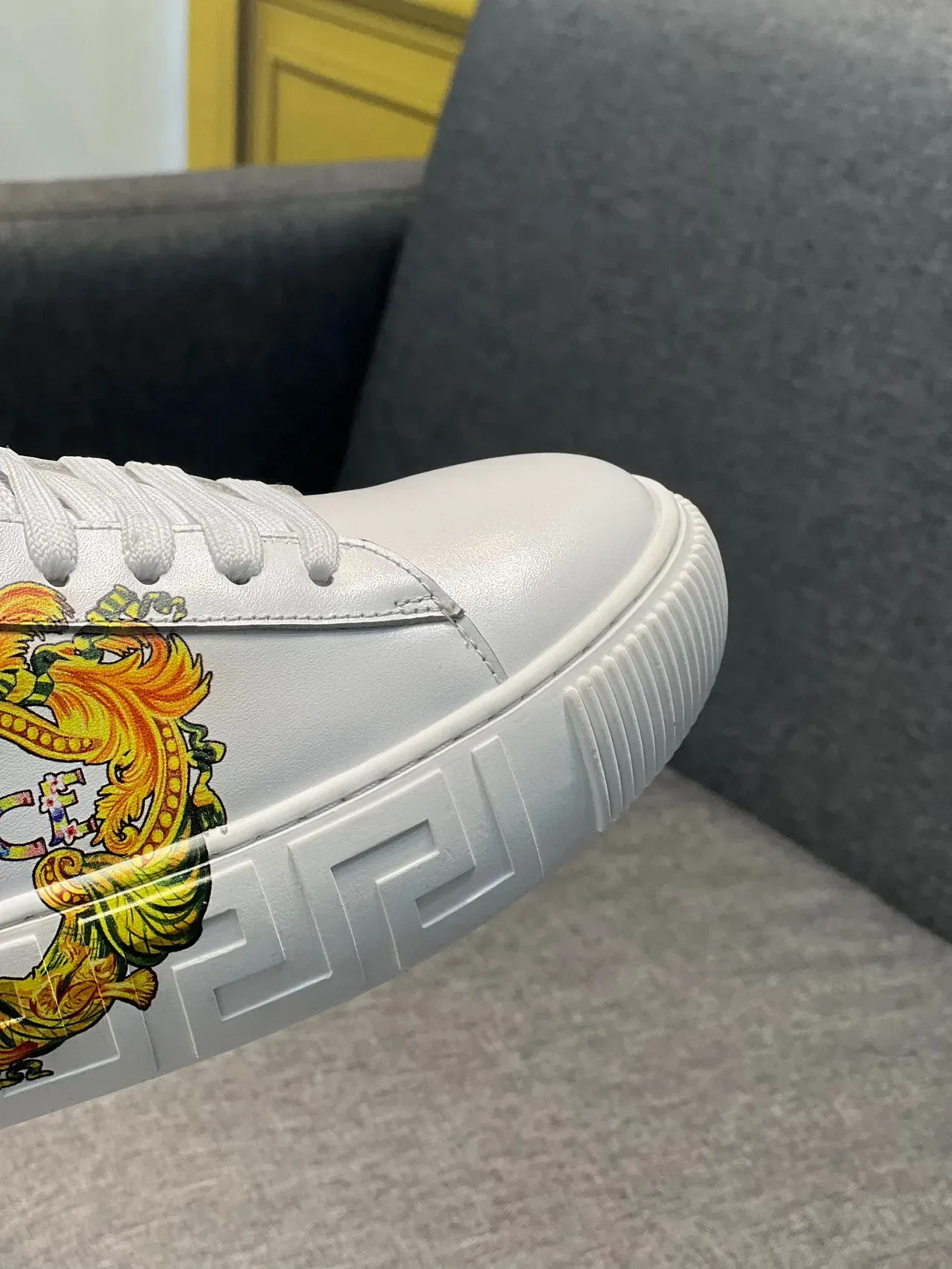 Versace White Gold Chaussures Lifestyle Basses à Semelle Plateforme 4