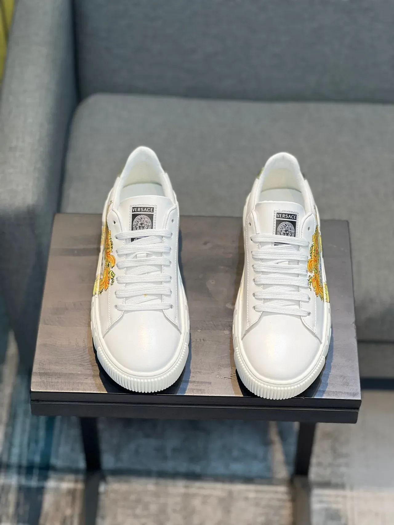 Versace White Gold Chaussures Lifestyle Basses à Semelle Plateforme 7