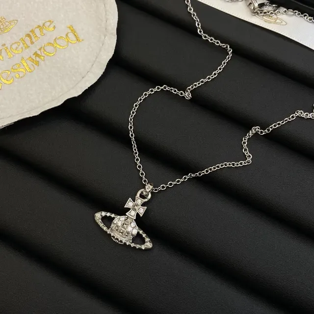 Vivienne Westwood Collar Classic Orb Pavé Cristal Tono Plateado 5