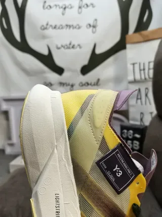 Y-3 حذاء رياضي نمط حياة أصفر بنفسجي شبكي علوي منحوت أبيض 3