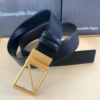 Zegna ज्यामितीय सोने की बक़ल काली चमड़े की बेल्ट