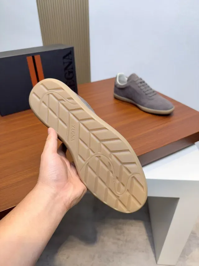 Sneakers Zegna Daim Gris Minimalistes Lifestyle 2