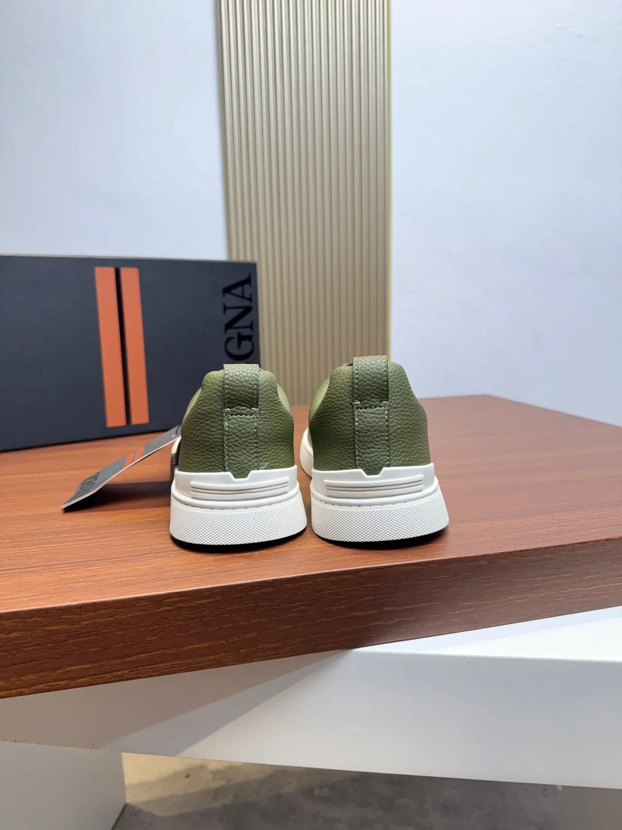 Zegna Tênis Lifestyle Verde Oliva Slip-On de Couro e Camurça 3