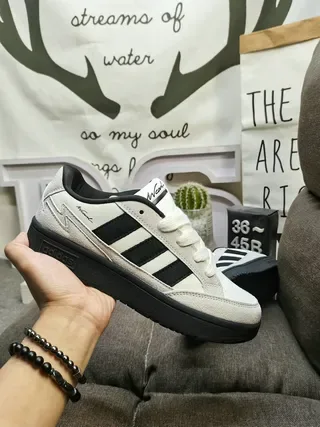 Adidas Beige Preto Low-Top Suede y Cuero Superior Lifestyle Sneakers 5