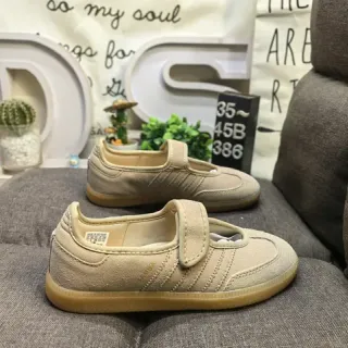Adidas Sneakers Lifestyle Beige Marron Sans Lacet Sangle Velcro Panneau Latéral Trois Rayures