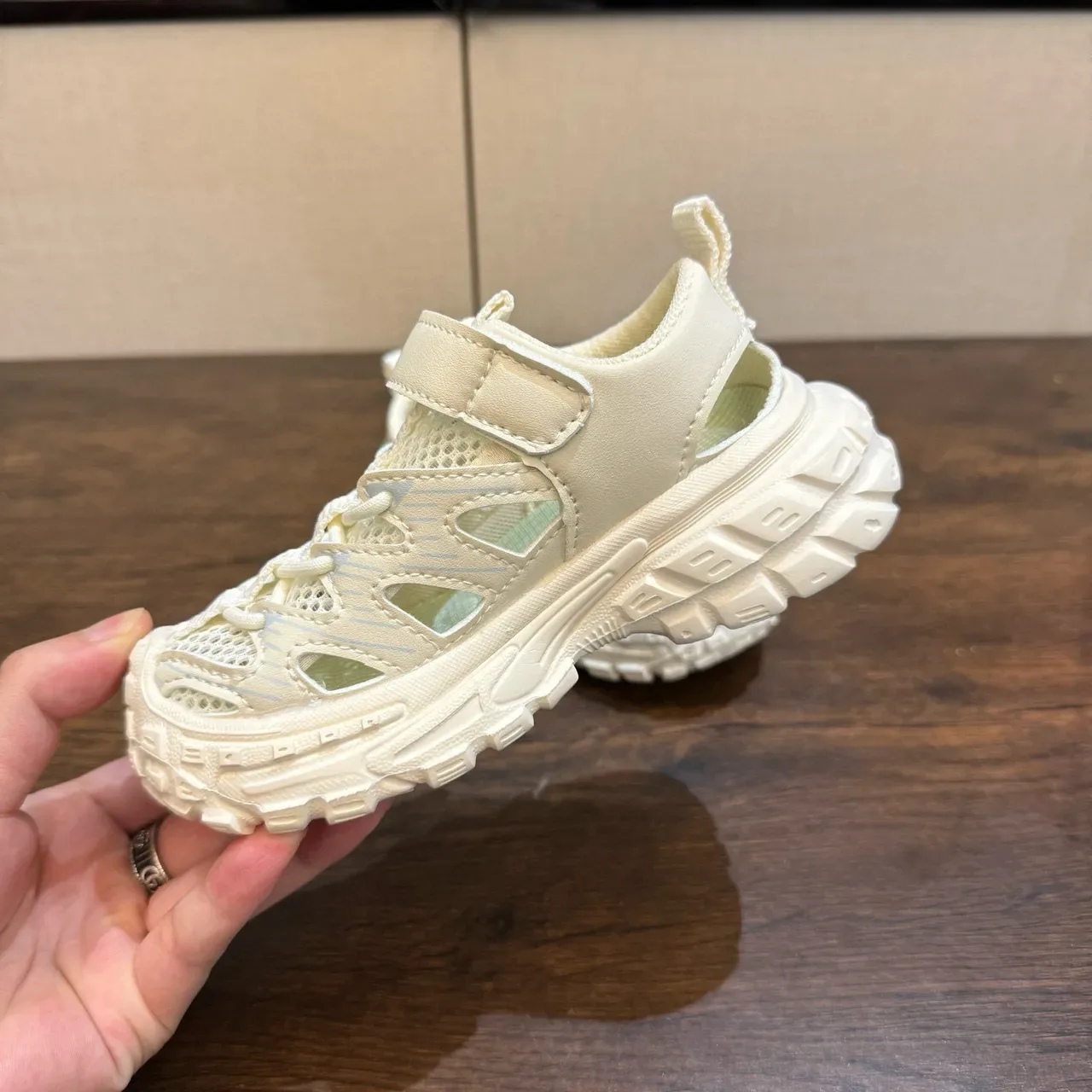 Adidas Beige Green Open-Mesh Upper Adjustable Velcro Strap Lifestyle Sneakers 23