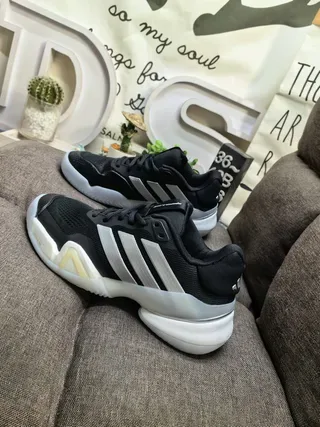 Adidas Sneakers d'entraînement en mesh noir et argent avec trois rayures 7