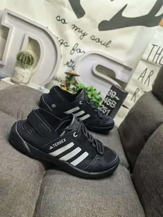 Adidas Black Gray Open-Mesh Upper Three-Stripe Side Panel Lifestyle Sneakers 19