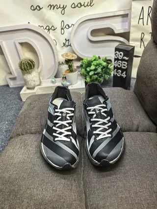 Adidas Baskets chunky à tige rayée noir et gris et semelle sculptée oversized 3
