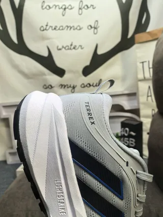 Adidas काला नारंगी मेश ऊपरी तीन पट्टी साइड पैनल रनिंग जूते 3