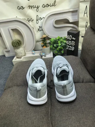 Adidas काला नारंगी मेश ऊपरी तीन पट्टी साइड पैनल रनिंग जूते 8