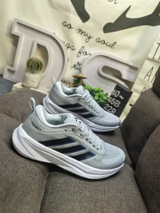 Adidas काला नारंगी मेश ऊपरी तीन पट्टी साइड पैनल रनिंग जूते 9