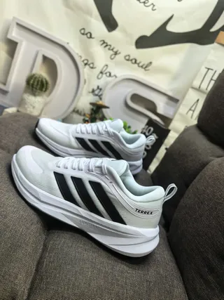 Adidas काला नारंगी मेश ऊपरी तीन पट्टी साइड पैनल रनिंग जूते 17