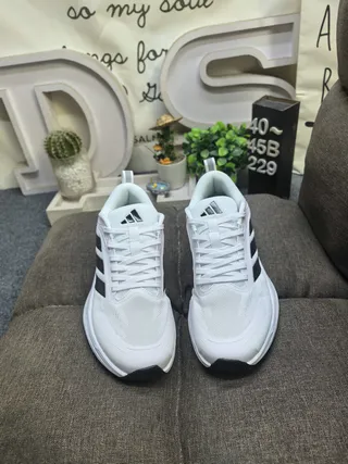 Adidas काला नारंगी मेश ऊपरी तीन पट्टी साइड पैनल रनिंग जूते 20
