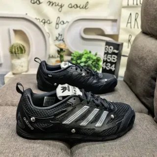 Adidas حذاء أسود فضي شبكي علوي شرائط معدنية نمط حياة