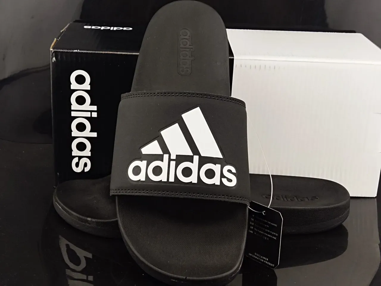 Sandales Adidas Noir et Blanc Semelle EVA Moldée Borde de Lanière Cosu 3