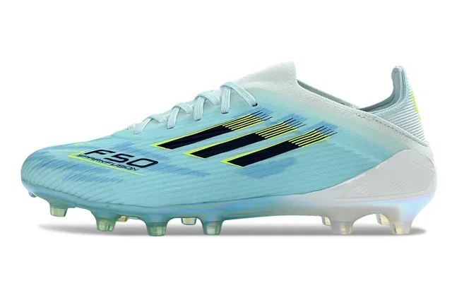 Adidas Chaussures de Football Bleues avec Upper en Tricot Transparent, Lacets Asymétriques et pour Terrain Ferme 17