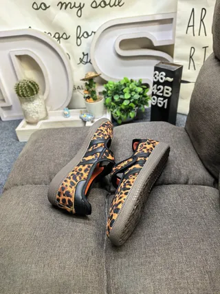 Adidas Zapatos Mary Jane Marrón Negro Imprimido de Leopardo Parte Superior Tres Rayas Panel Lateral 6