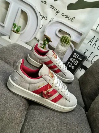 Adidas Campus sneakers lifestyle beige y rojo 9