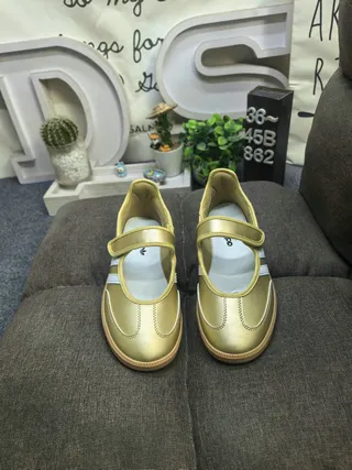 Adidas গোল্ড হোয়াইট বিনা লেস গাম সোল লাইফস্টাইল স্নিকার্স 10