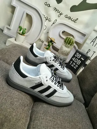 Adidas Gris Negro Low-Top Upper de Tejido Texturizado Sneakers Lifestyle 9