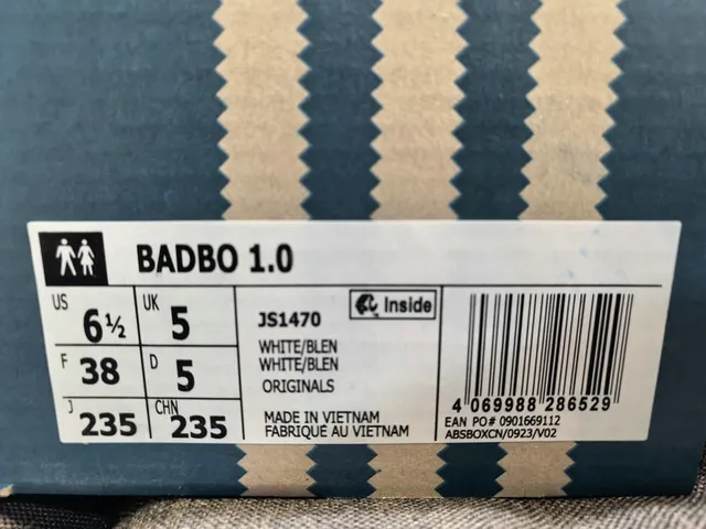 Adidas Zapatillas Lifestyle Verde Beige Gamuza y Textil Crema con Sobrecapas de Corte Triangular 2