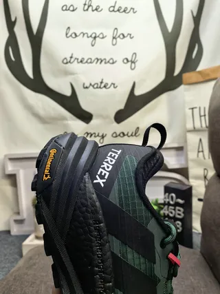 Adidas Green Black Silhouette GORE-TEX Waterproof Upper Running Shoes 3