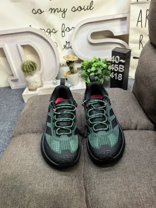 Adidas Green Black Silhouette GORE-TEX Waterproof Upper Running Shoes 10