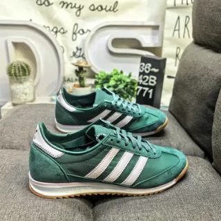 Adidas أحذية رياضية لايف ستايل ريترو رنر أخضر أبيض بجلد سويدي