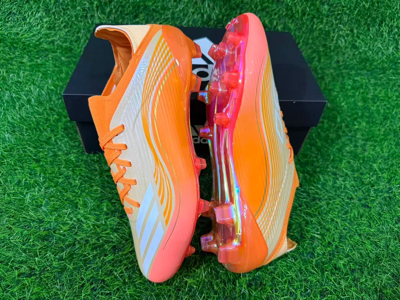Adidas chaussures de football semelle Soleplate orange doré iridescent à motif ondulé upper synthétique Firm-Ground 2