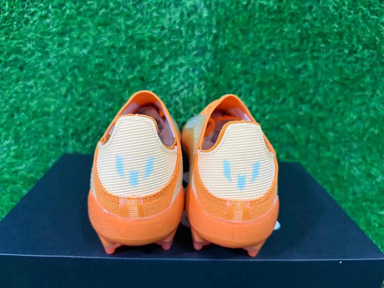 Adidas chaussures de football semelle Soleplate orange doré iridescent à motif ondulé upper synthétique Firm-Ground 5